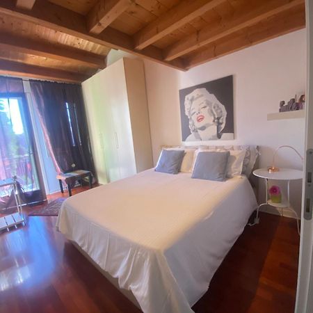Casa Vacanze Chez La Reine - Holiday Home Vicence Extérieur photo